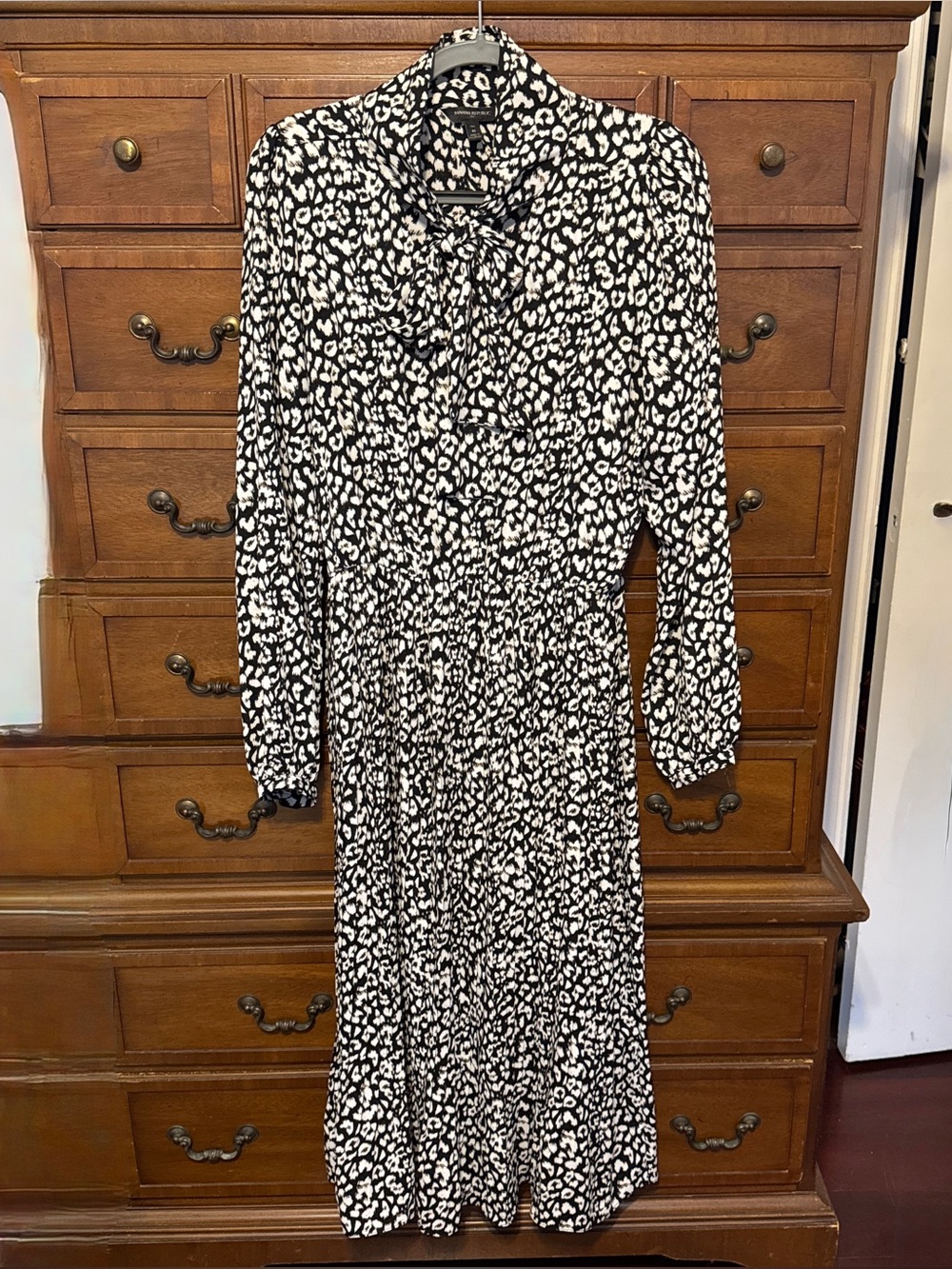 Banana Republic Leopard Print Tie Neck Midi Dress Animal Print Long Medium Tall